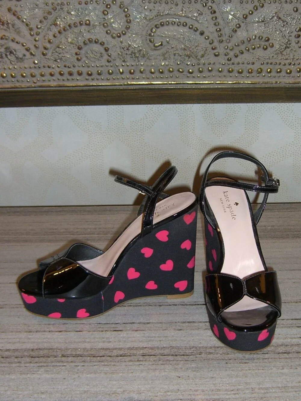 NEW KATE SPADE NEW YORK HEART WEDGE PLATFORM SHOES 7M